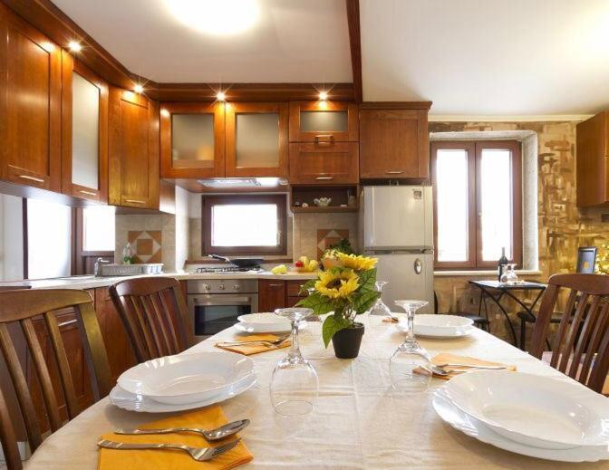 Apartment Nino Ровин Екстериор снимка